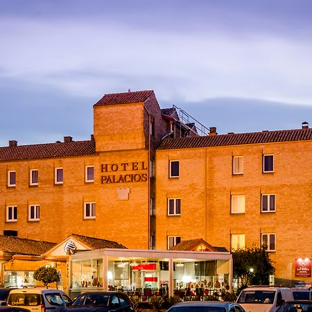 Hotel Palacios Alfaro Ngoại thất bức ảnh
