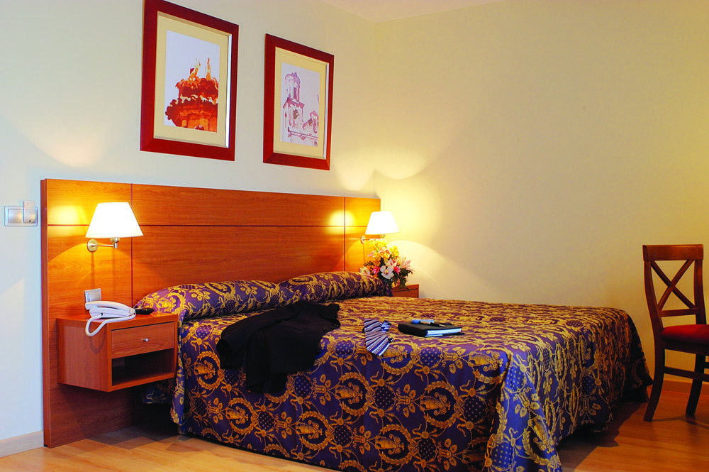 Hotel Palacios Alfaro Ngoại thất bức ảnh