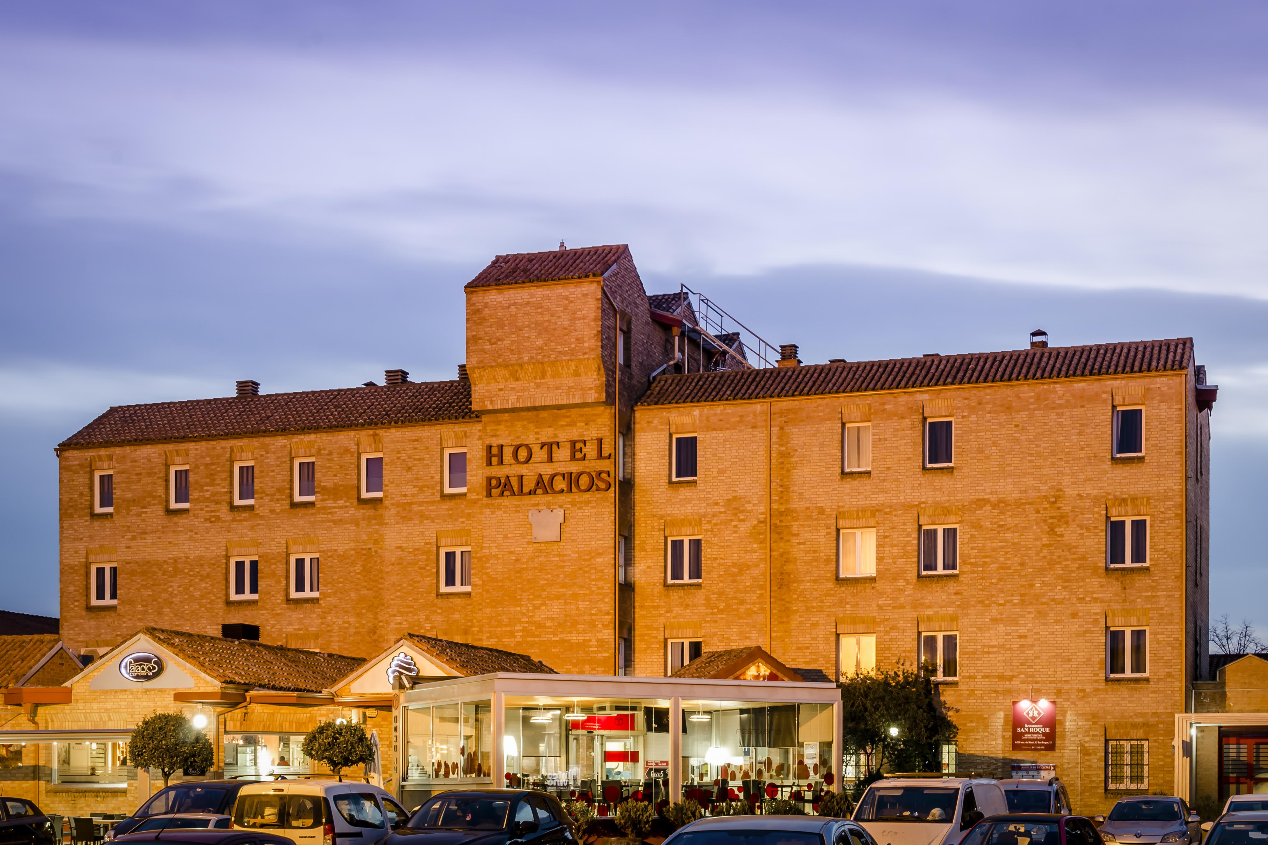 Hotel Palacios Alfaro Ngoại thất bức ảnh
