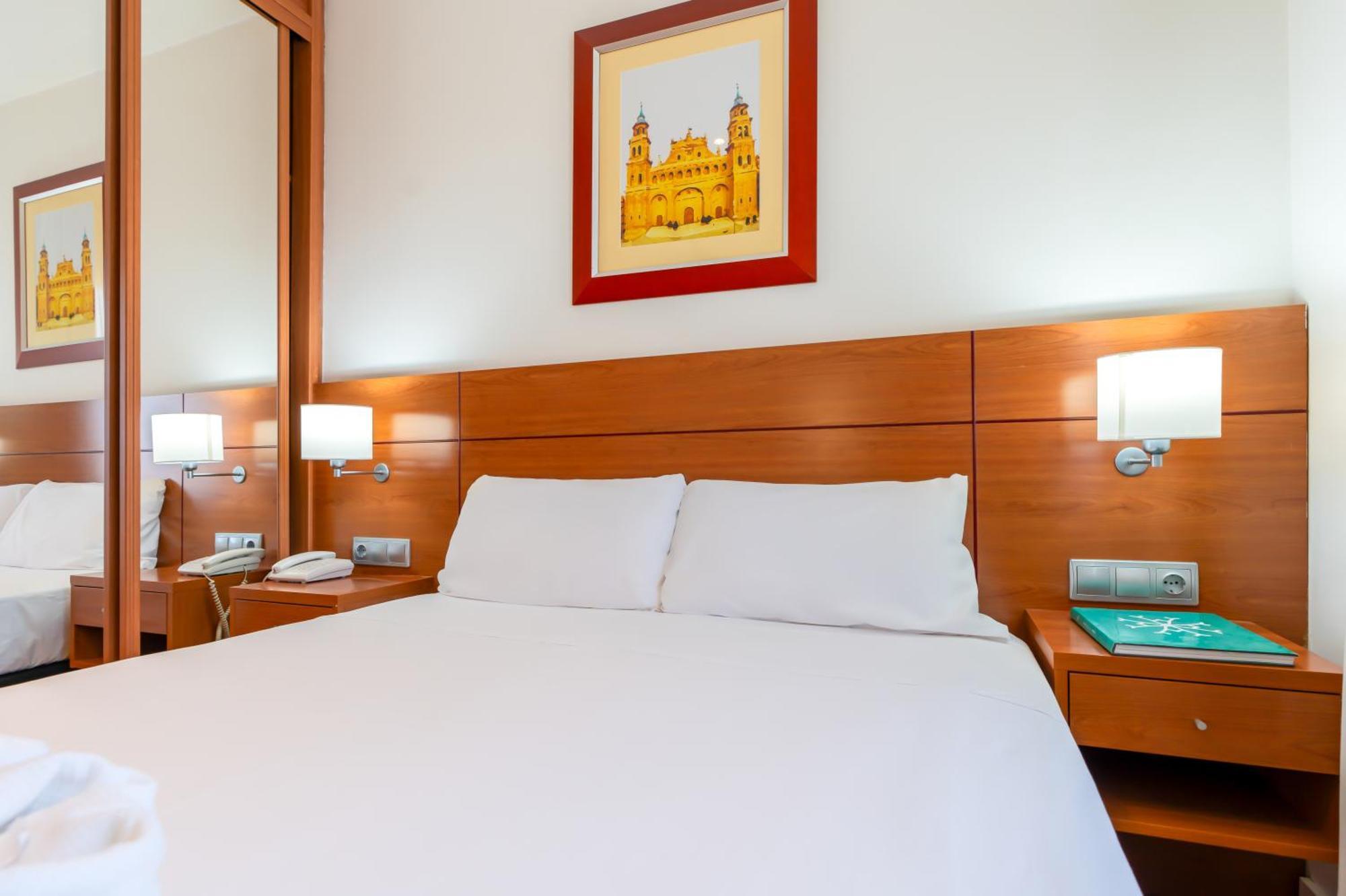 Hotel Palacios Alfaro Ngoại thất bức ảnh