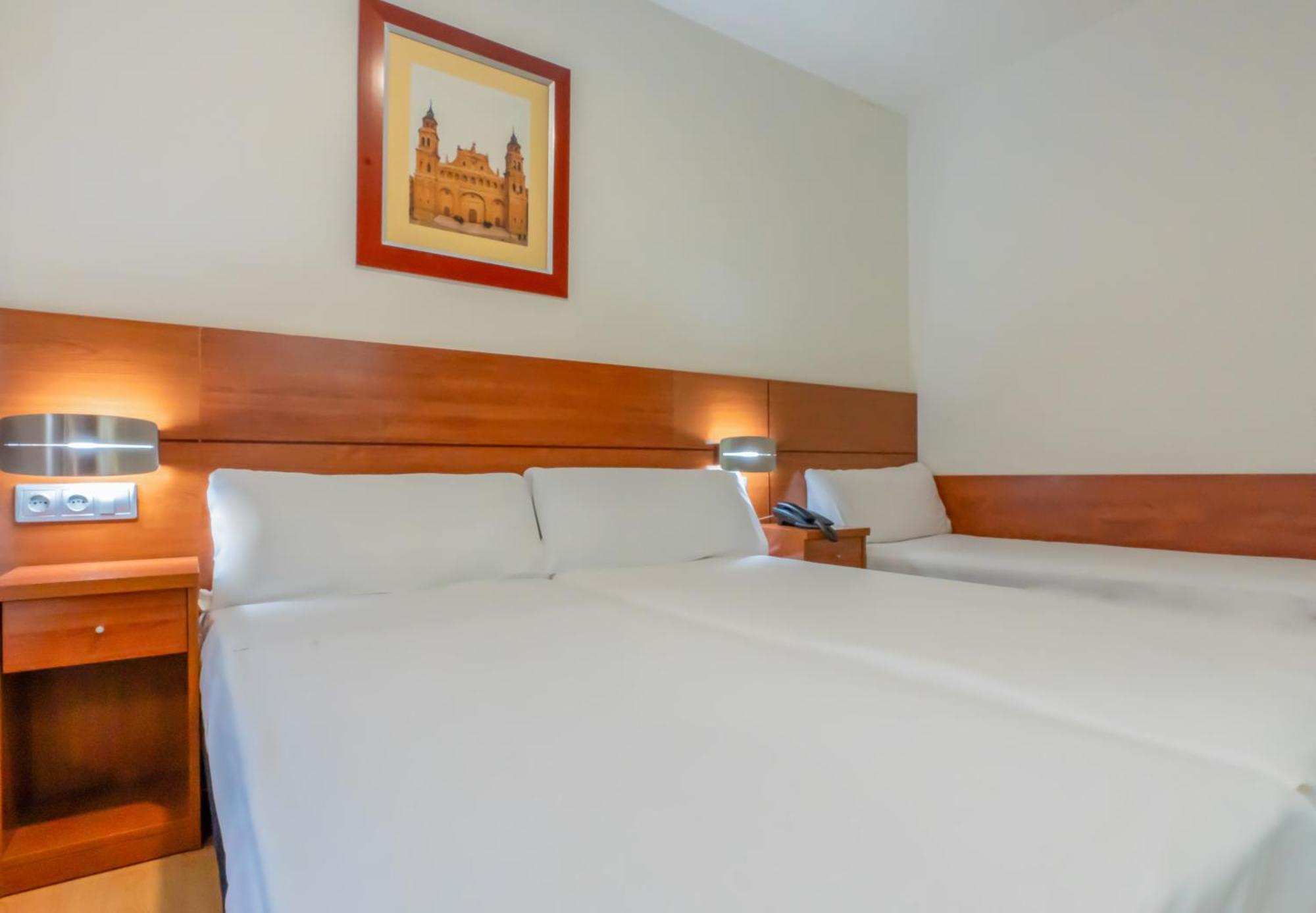 Hotel Palacios Alfaro Ngoại thất bức ảnh