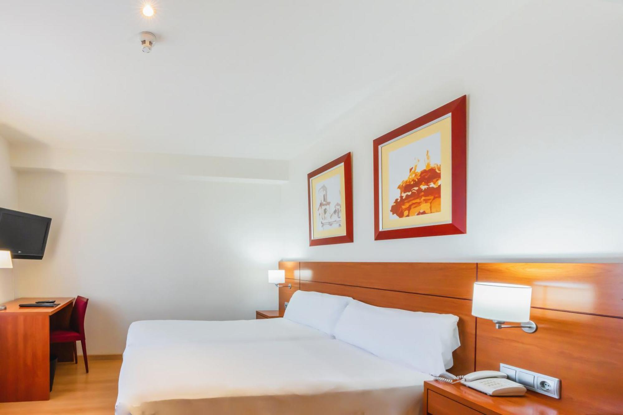 Hotel Palacios Alfaro Ngoại thất bức ảnh